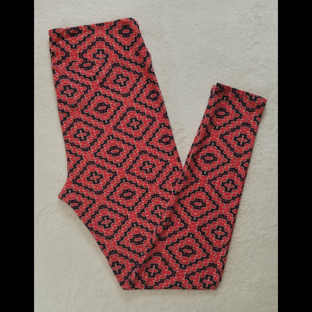 LulaRoe Leggings size Tall & Curvy